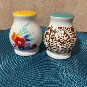 COPY - Pioneer Woman Salt & Pepper Shaker